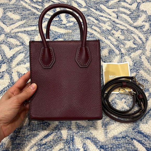 Beautiful Michael Kors Mercer Extra-Small Pebbled Leather Crossbody Bag - Picture 4 of 4